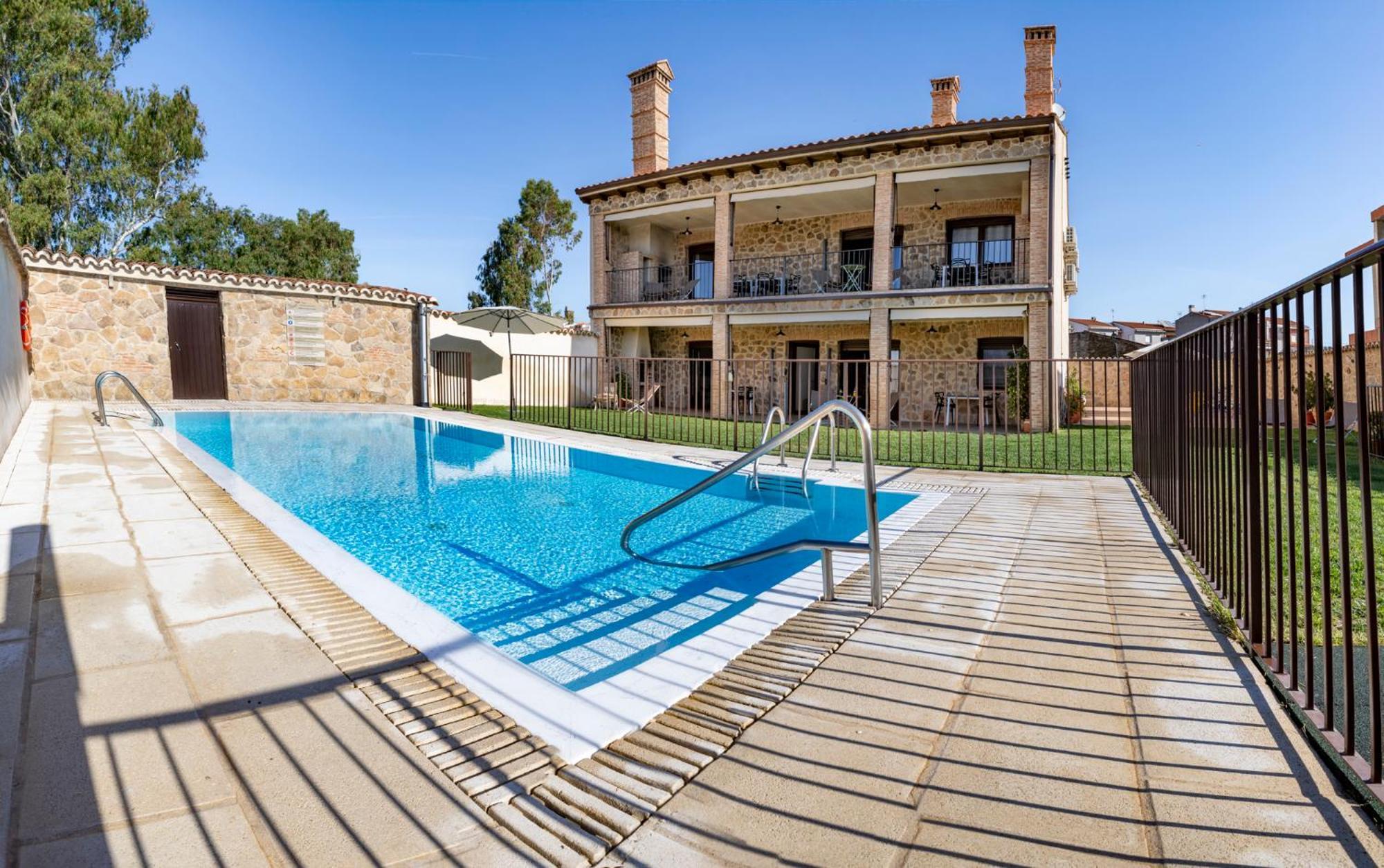 Rurales De Monfraguee Con Jacuzzi Apartamento *